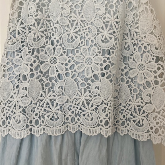 Gorgeous Denim and Lace Romper - Picture 2 of 4